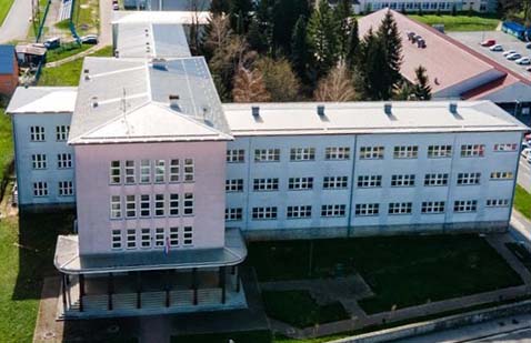 Srednjoškolsk zgrada u Gospiću/Foto LSŽ                                                                                                                                                                                                                   